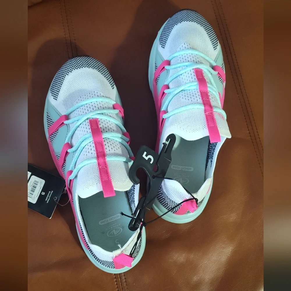 Girls Athletic Size 5
